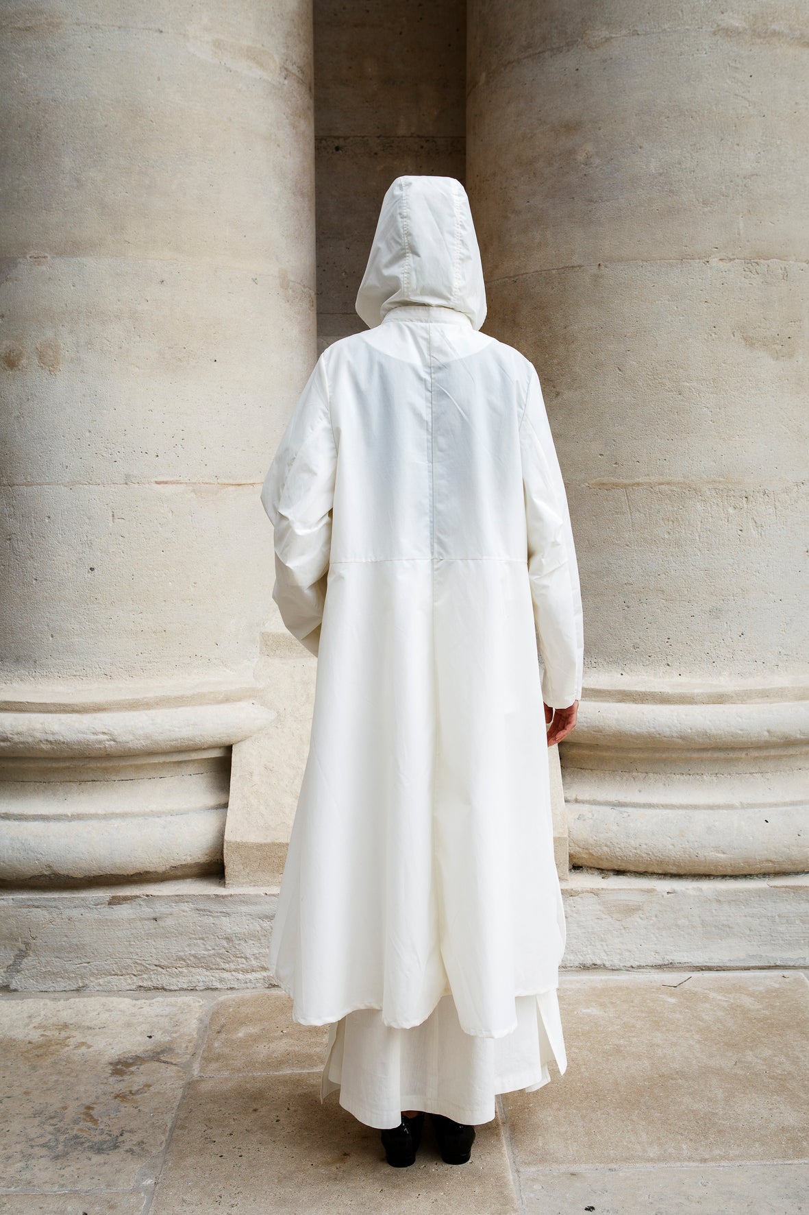 Water resistant trench coat