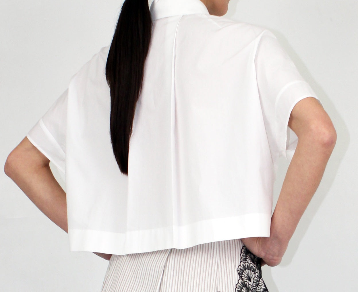 EKJO Short Sleeve Shirt – Light Embroidery Collar