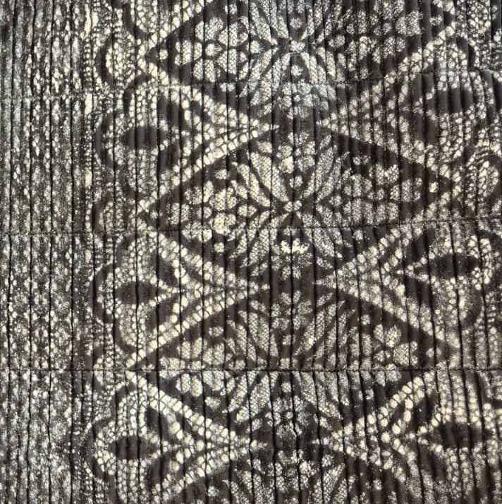 VERTICAL QUILTED TOTE BAG