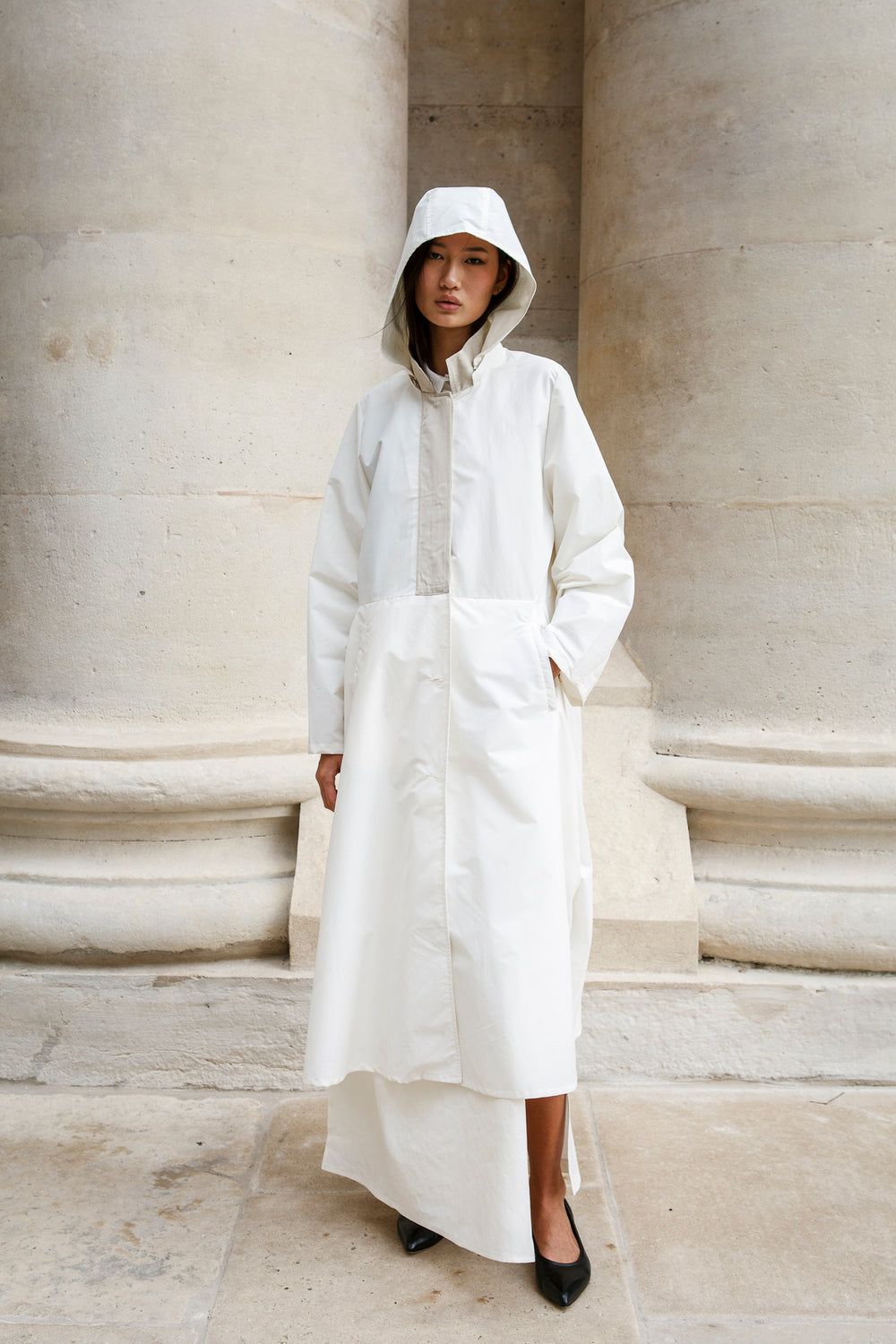 Water resistant trench coat