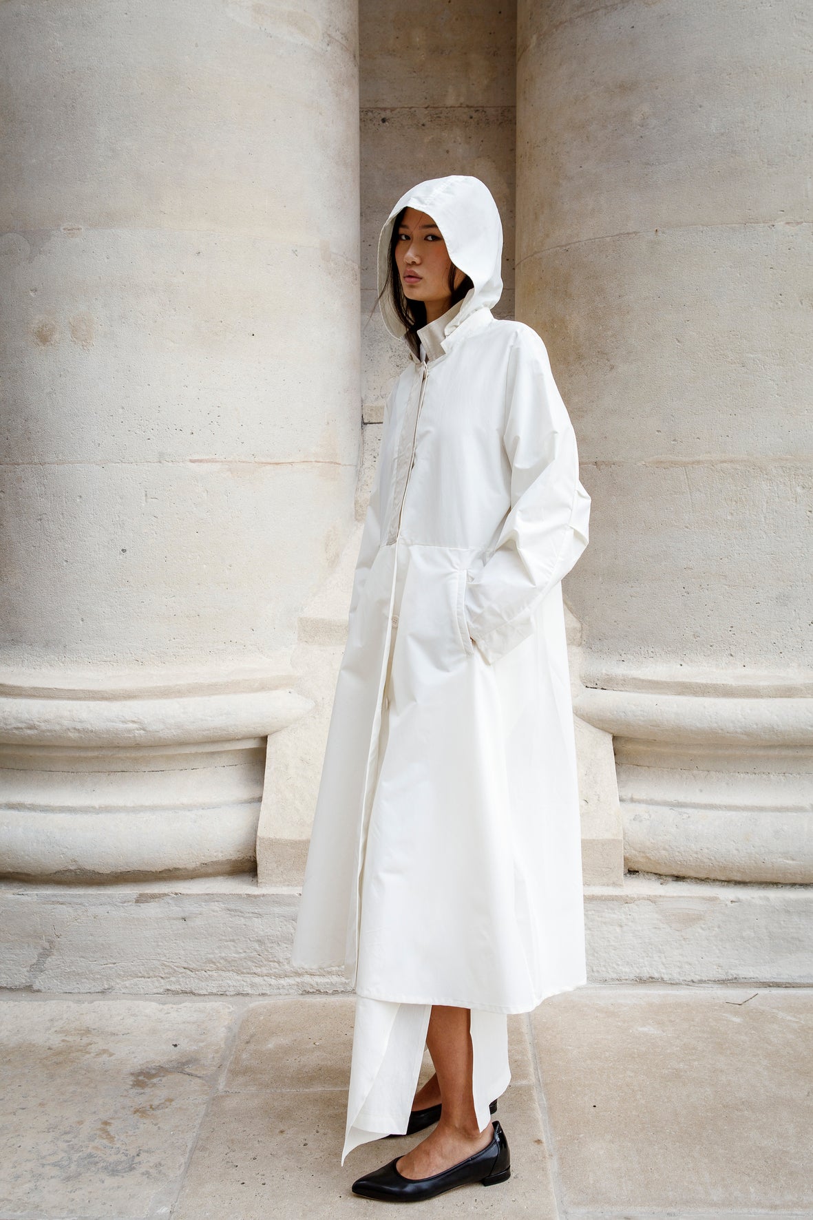 Water resistant trench coat
