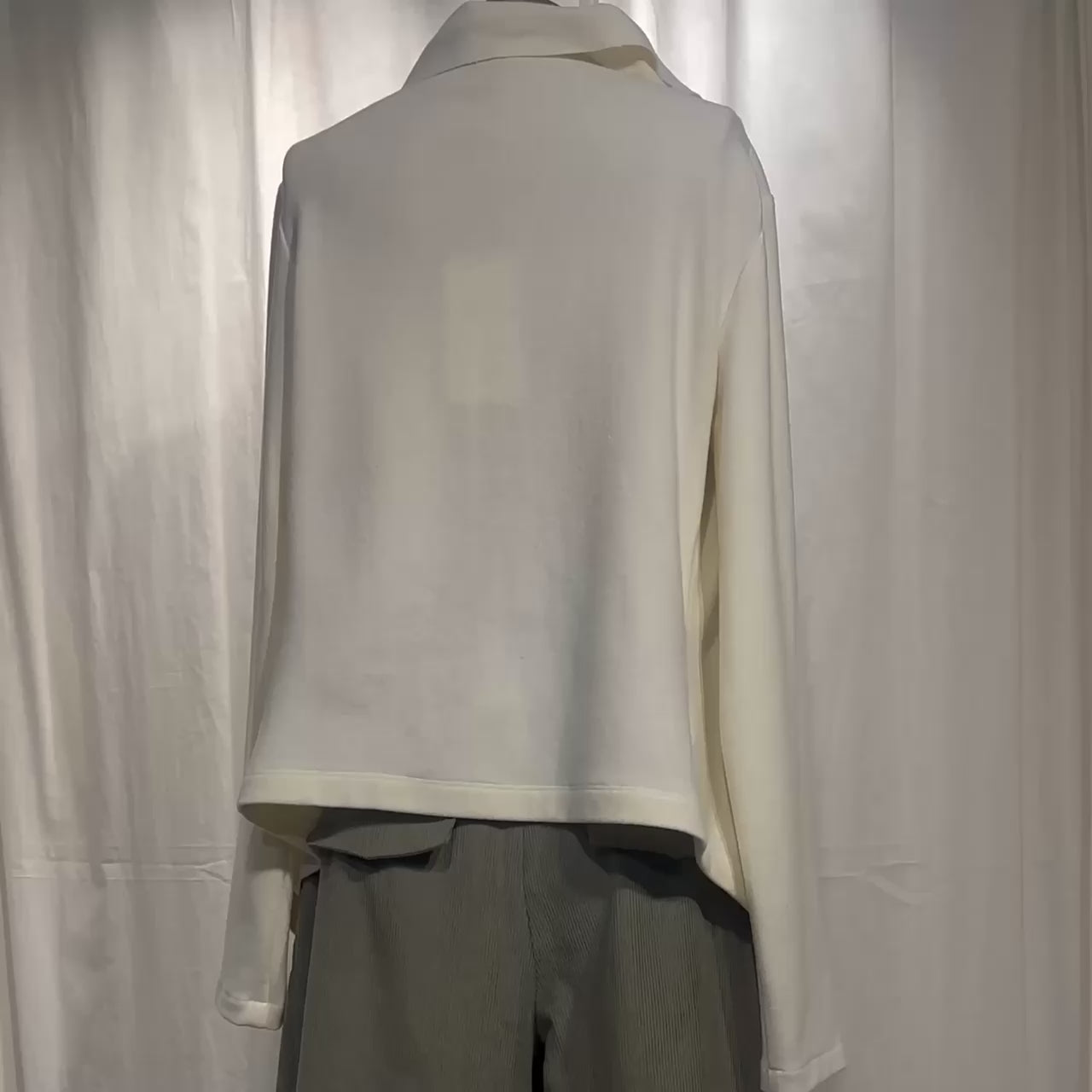 Short vest, blurry collar